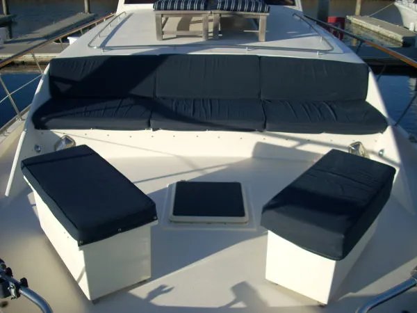 1986 Chris-Craft Constellation