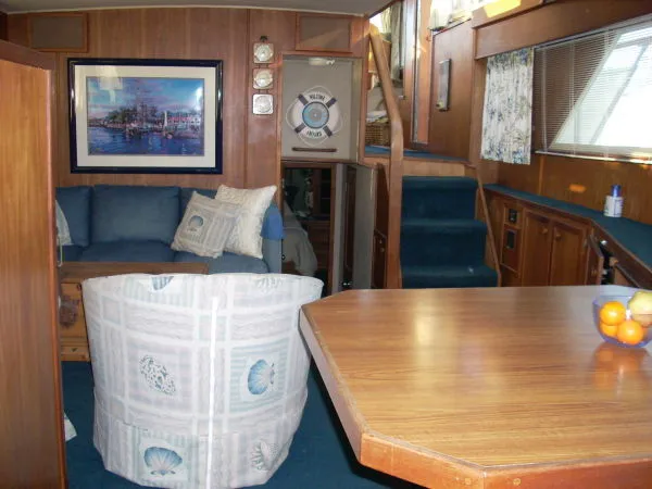 1986 Chris-Craft Constellation