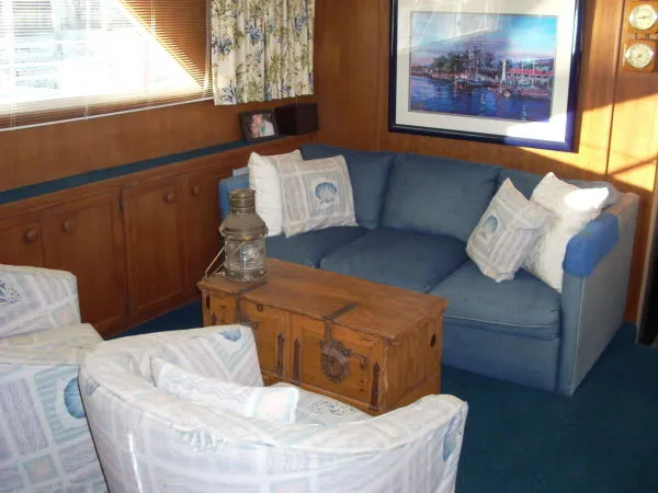 1986 Chris-Craft Constellation