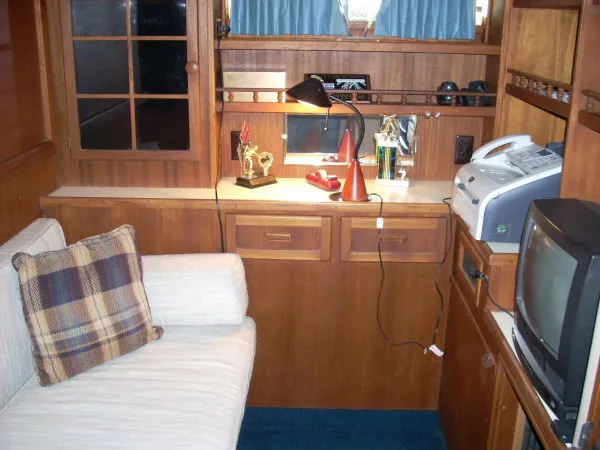 1986 Chris-Craft Constellation