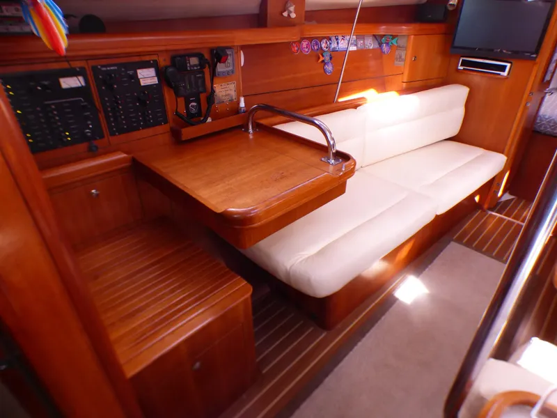 2006 Hunter Sloop