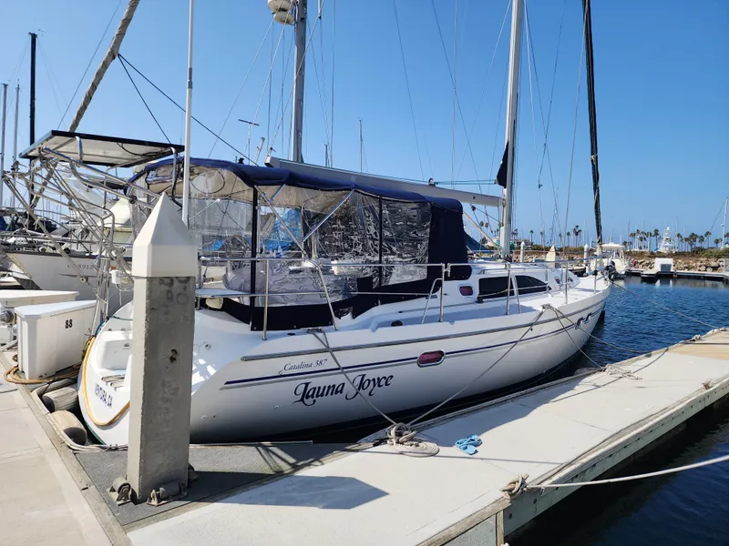 2005 Catalina 387