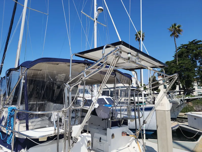 2005 Catalina 387