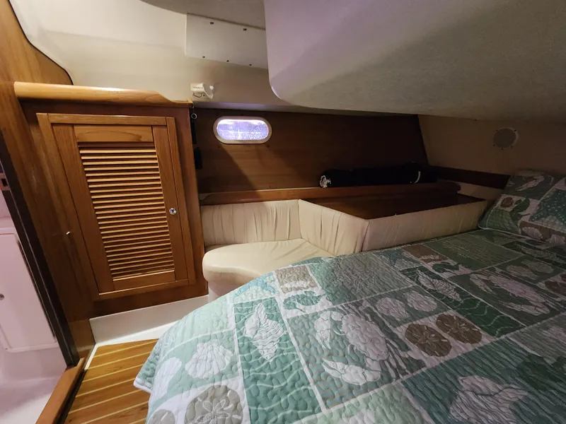 2005 Catalina 387