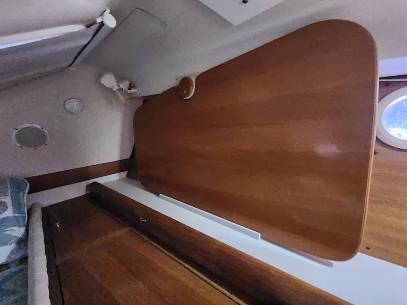 2005 Catalina 387