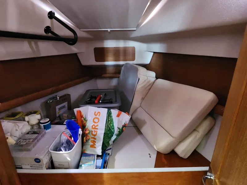 2005 Catalina 387