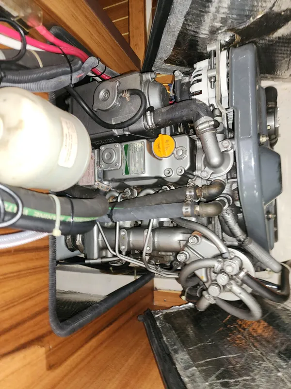 2005 Catalina 387