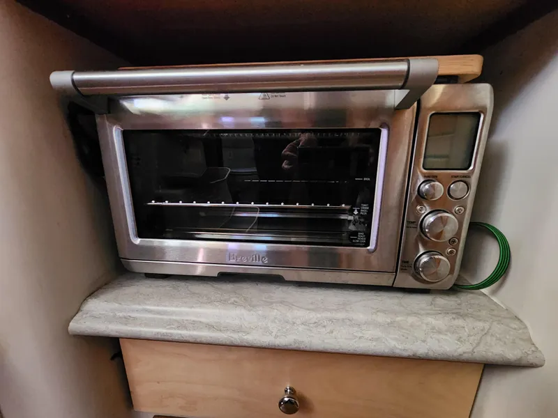 2005 Catalina 387
