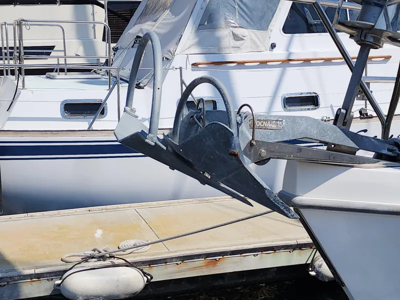 2005 Catalina 387