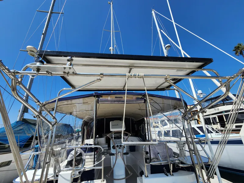 2005 Catalina 387