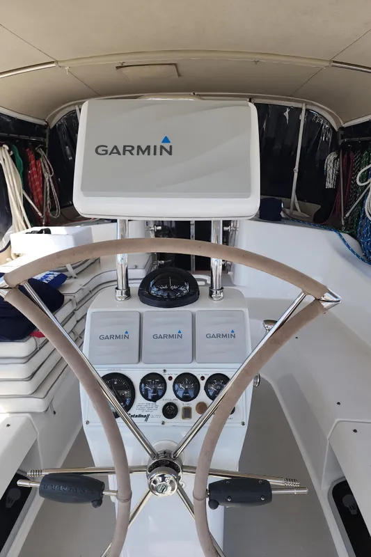 2005 Catalina 387
