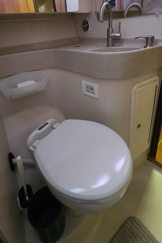 2005 Catalina 387