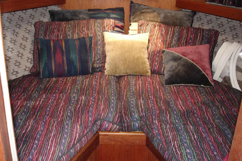 Owners forward cabin berth