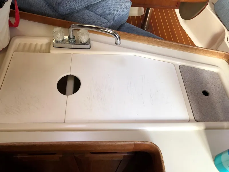1996 Hunter Sloop