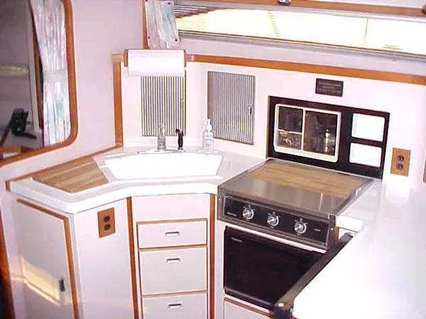 1988 Sea Ray Express Cruiser