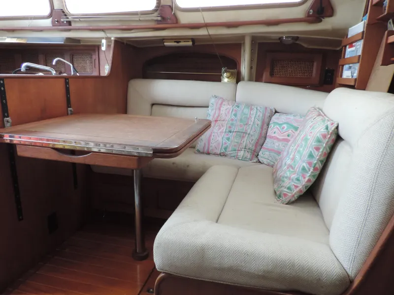 1981 Islander Freeport 36