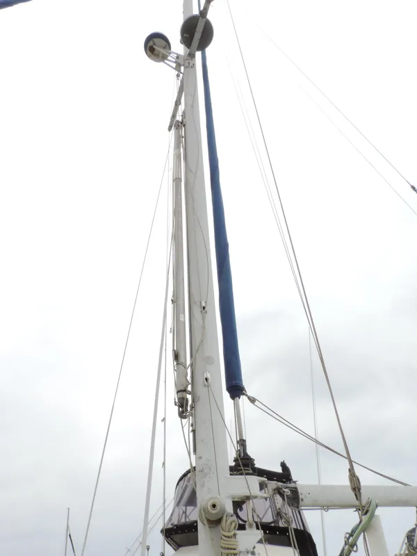 1981 Islander Freeport 36
