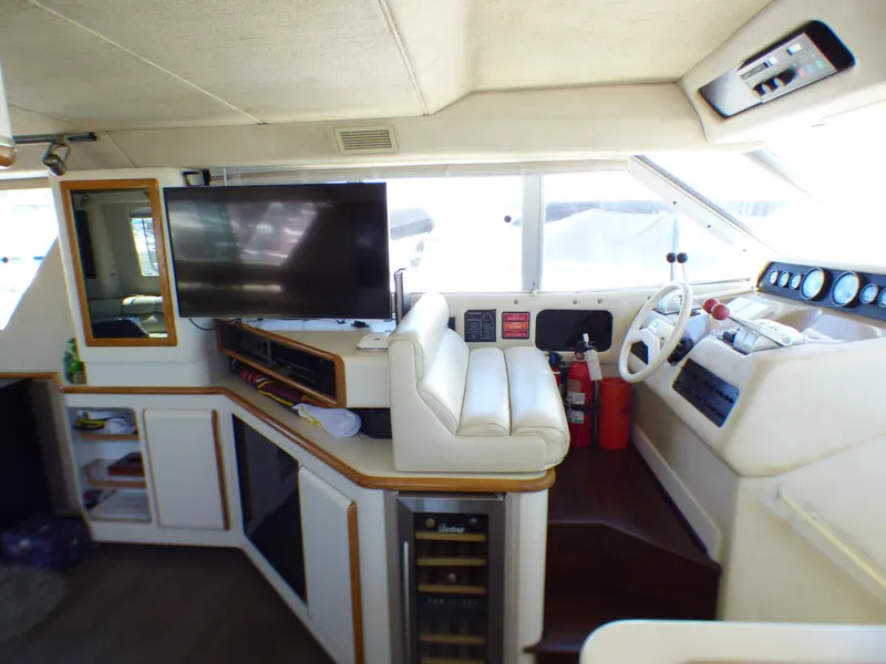 1992 Sea Ray 55 Sedan Bridge