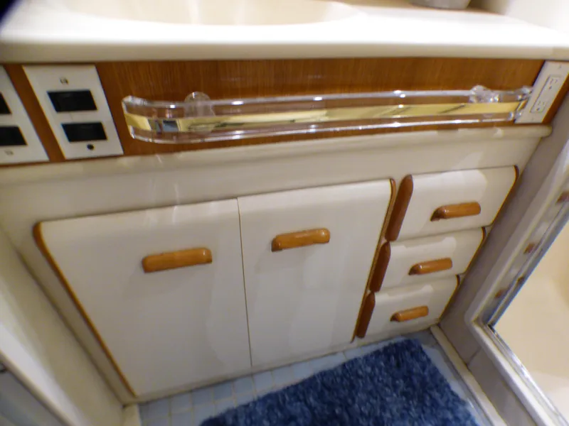1992 Sea Ray 55 Sedan Bridge