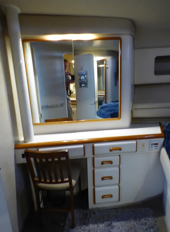 1992 Sea Ray 55 Sedan Bridge