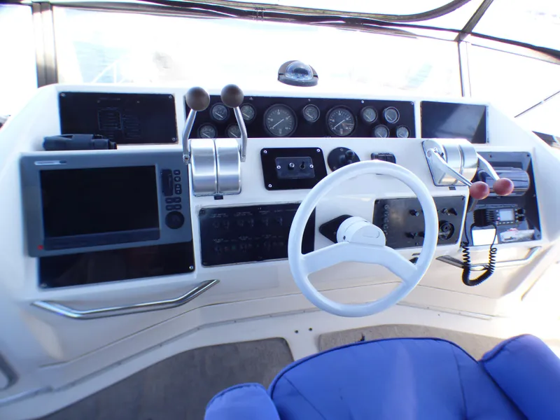 1992 Sea Ray 55 Sedan Bridge
