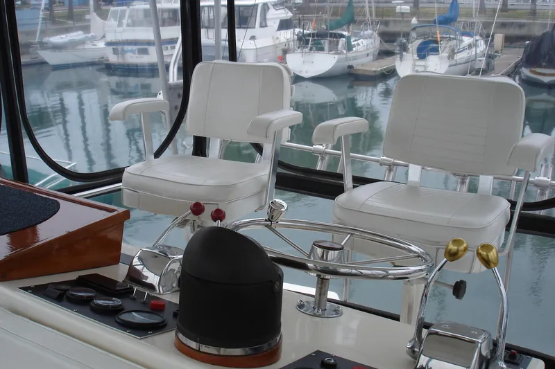 Flybridge Helmsman seats