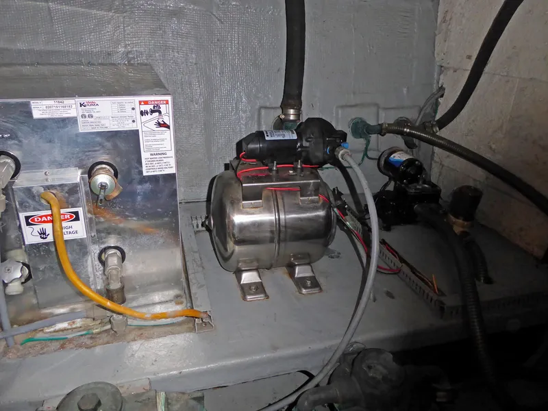 Water Heater / Accumulator
