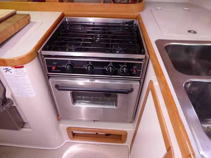 3-burner stove/oven