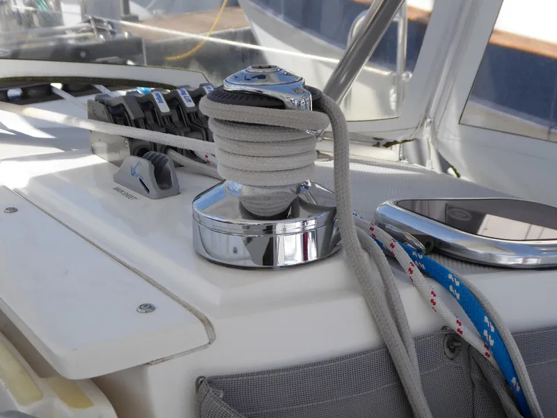 Winch to starboard