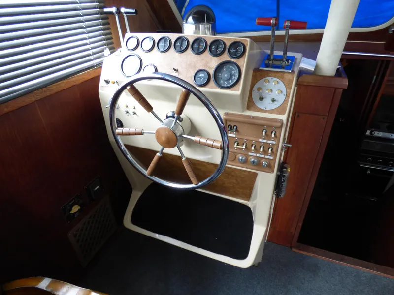 1973 Uniflite Aft Cabin