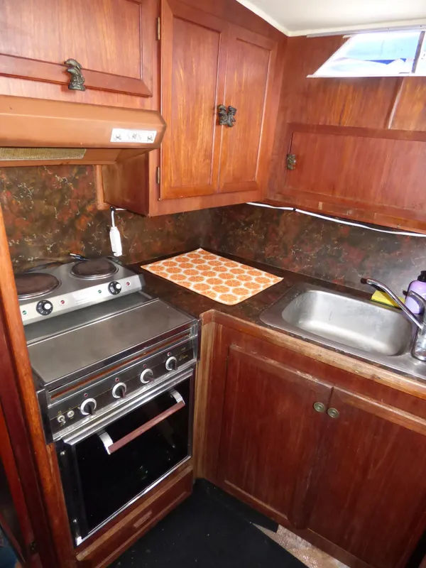1973 Uniflite Aft Cabin
