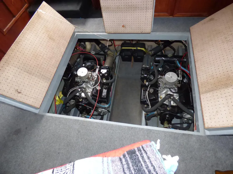 1973 Uniflite Aft Cabin