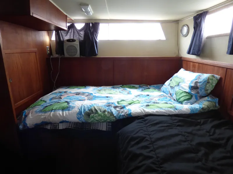 Aft cabin 2nd berth