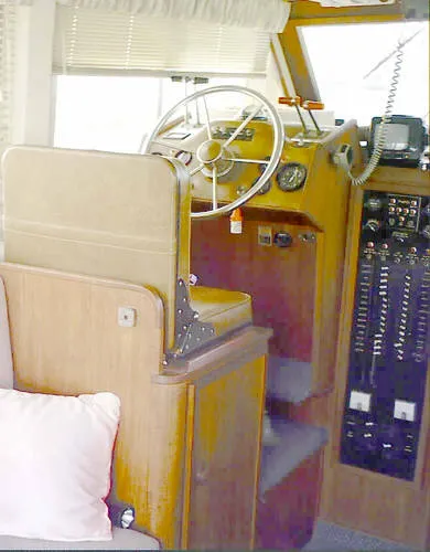 lower steering station
