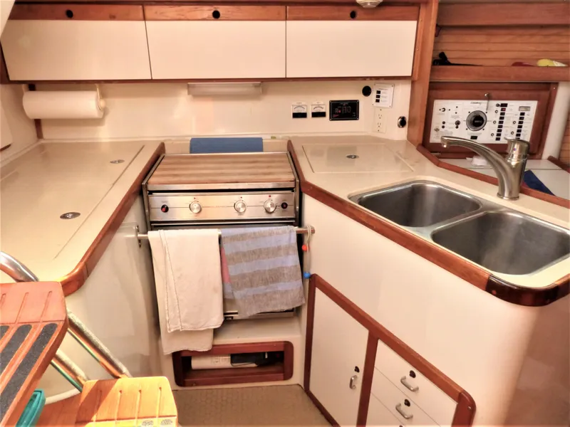 1994 Catalina 320