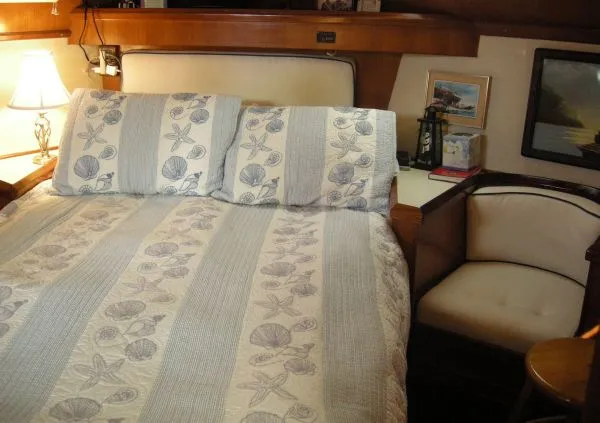 Aft berth