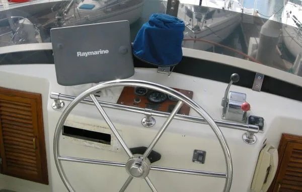 flybridge helm