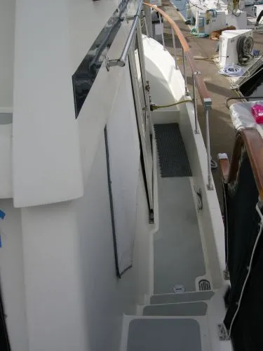 starboard side walkway