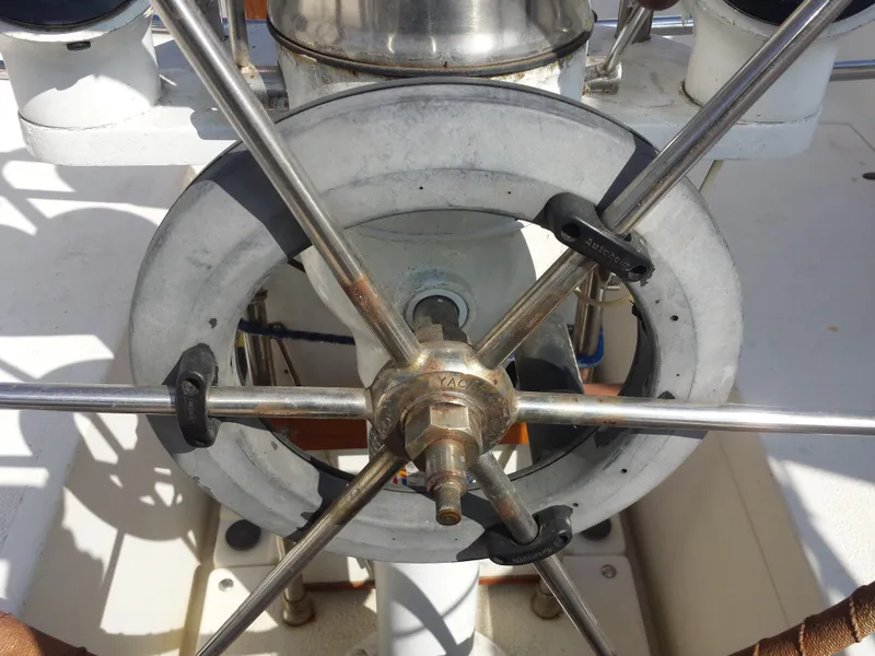 1985 Pacific Seacraft 27 Orion Mark II, Cutter