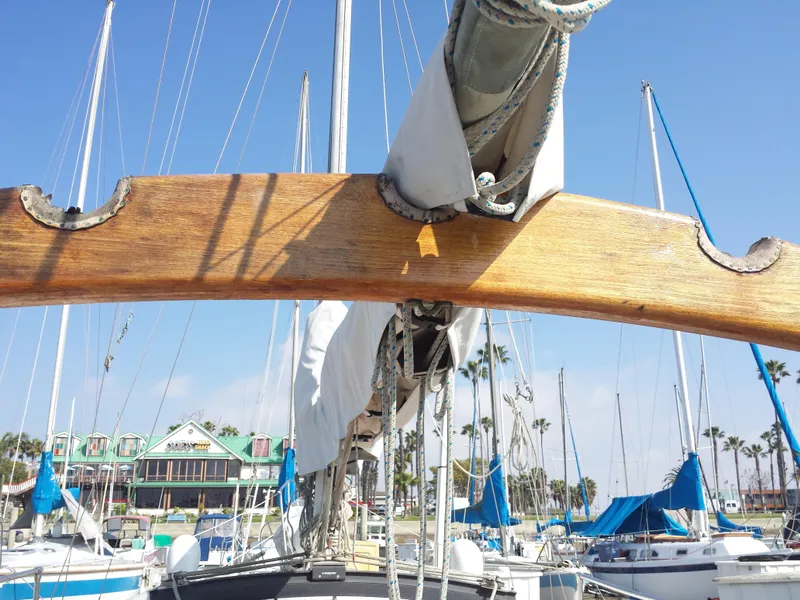 1985 Pacific Seacraft 27 Orion Mark II, Cutter