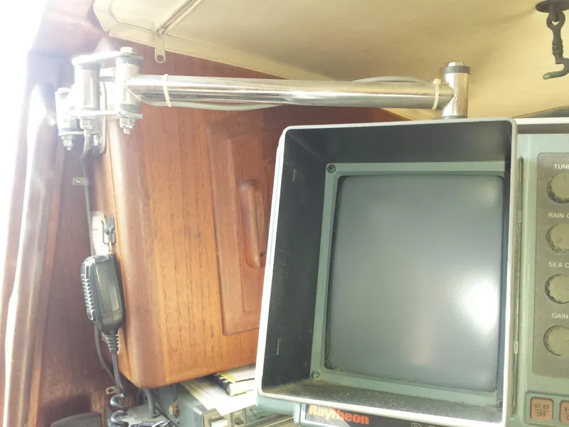1985 Pacific Seacraft 27 Orion Mark II, Cutter