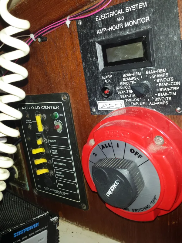 1985 Pacific Seacraft 27 Orion Mark II, Cutter