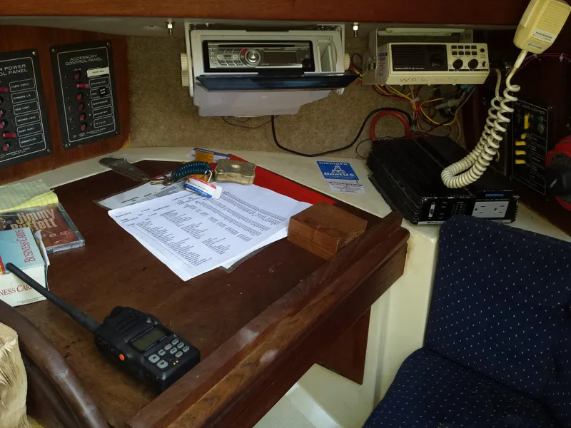 1985 Pacific Seacraft 27 Orion Mark II, Cutter