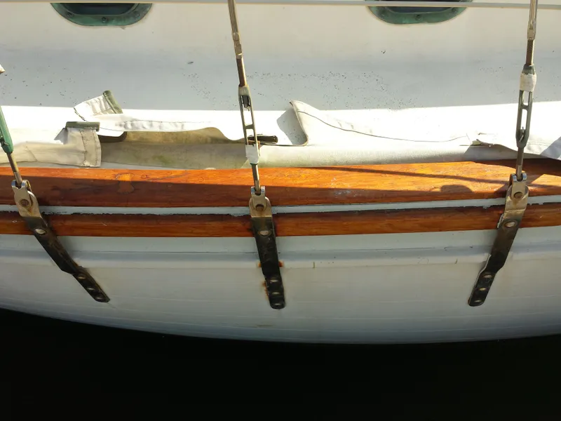 1985 Pacific Seacraft 27 Orion Mark II, Cutter