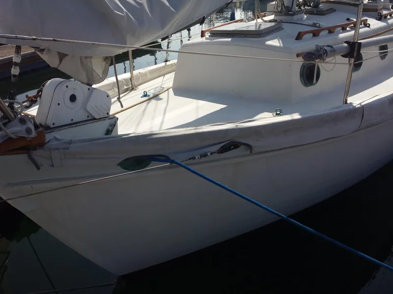 1985 Pacific Seacraft 27 Orion Mark II, Cutter