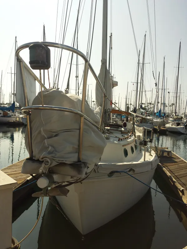 1985 Pacific Seacraft 27 Orion Mark II, Cutter