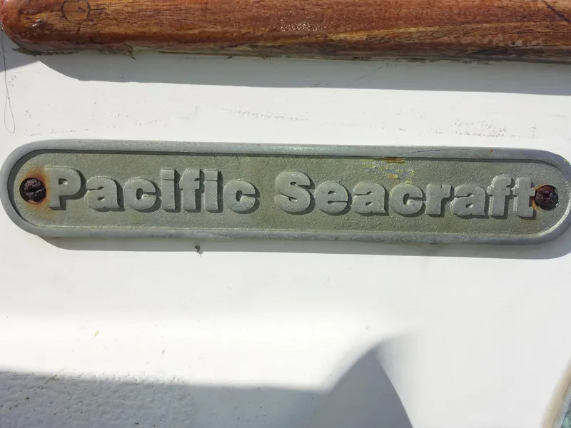 1985 Pacific Seacraft 27 Orion Mark II, Cutter