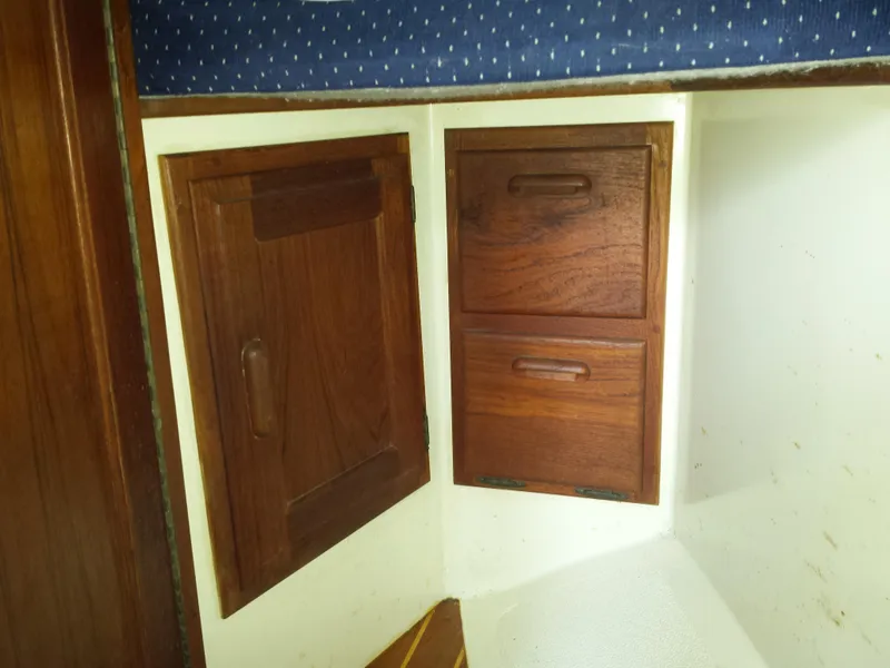 1985 Pacific Seacraft 27 Orion Mark II, Cutter