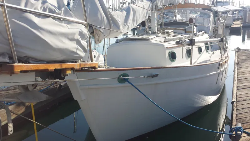 1985 Pacific Seacraft 27 Orion Mark II, Cutter