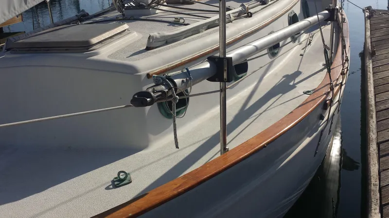 1985 Pacific Seacraft 27 Orion Mark II, Cutter